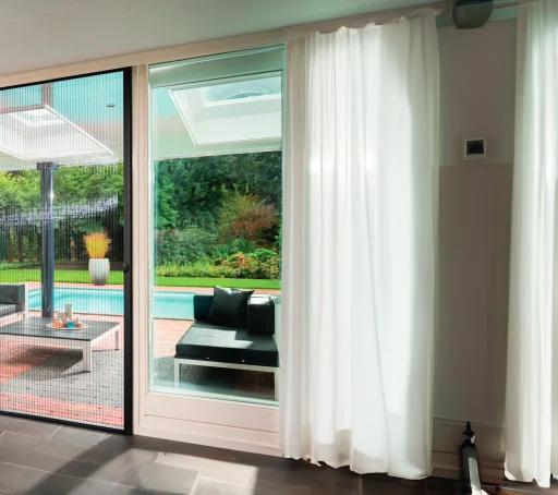 <p>PLISSÉE LATÉRALE</p>
